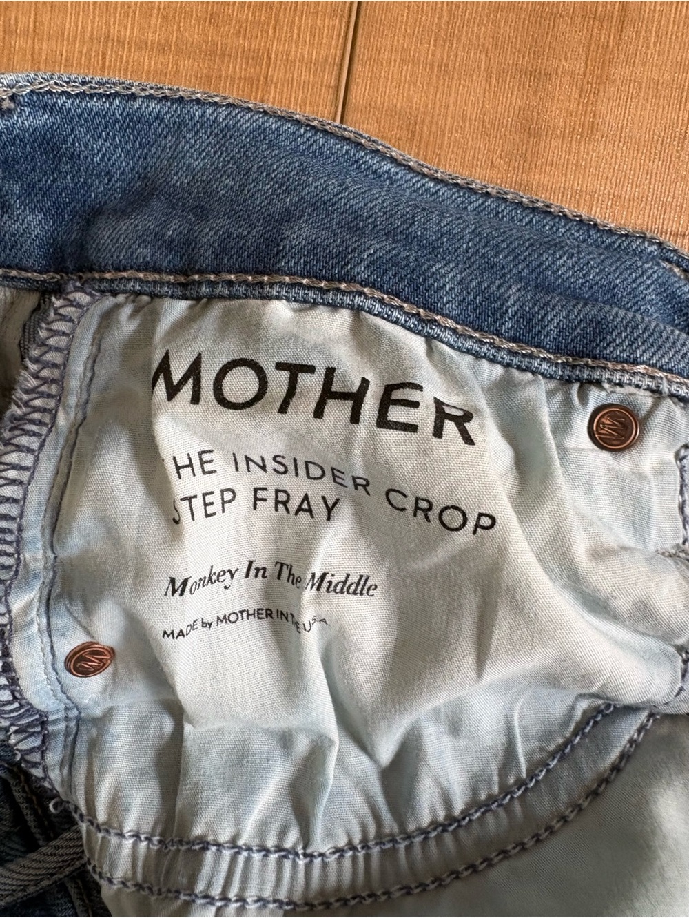 MOTHER The Insider Crop Step Fray Jeans. Monkey in the Middle. Size 28 - Picture 6 of 13